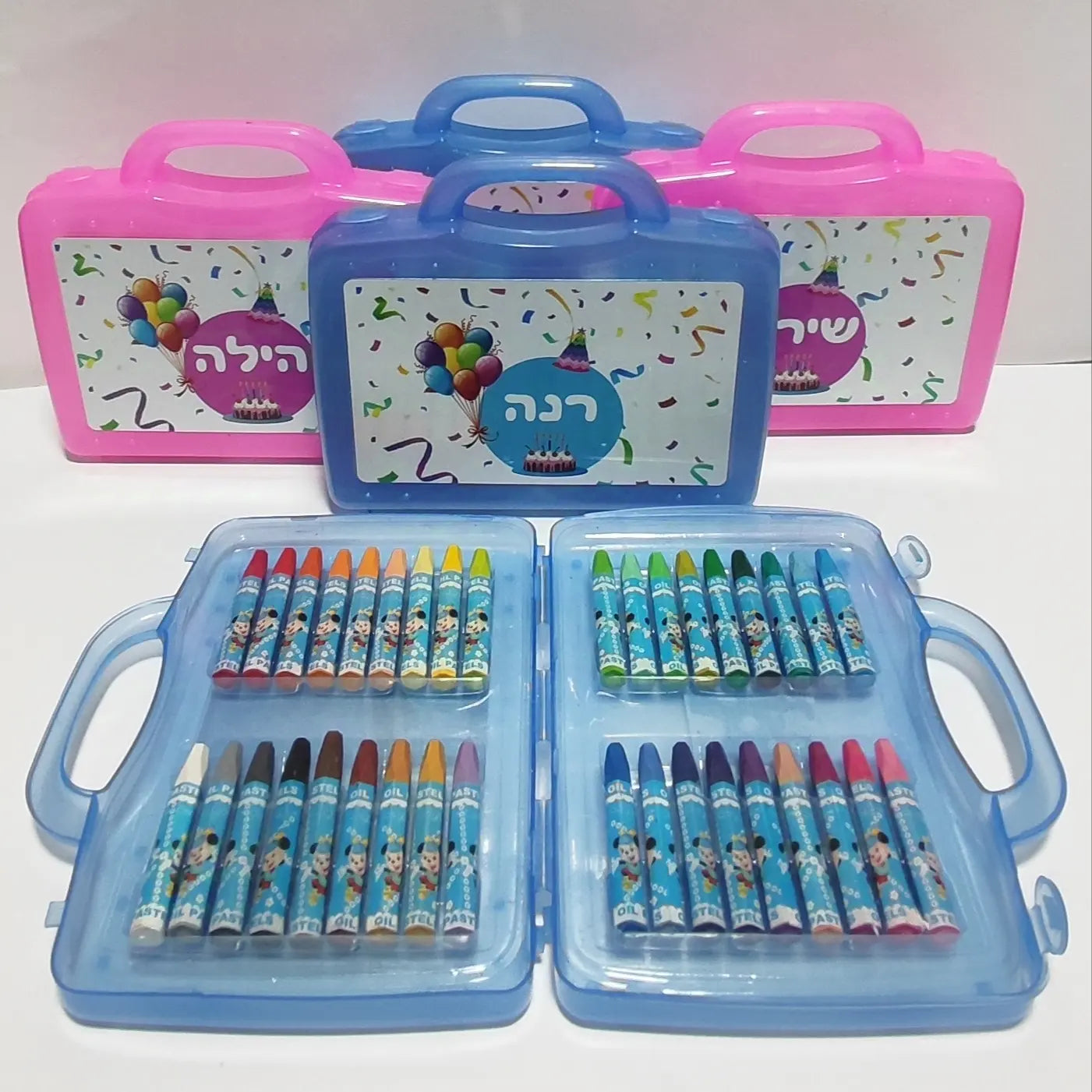 מזוודת צבעים ממותגת – יצירה ללא גבולות